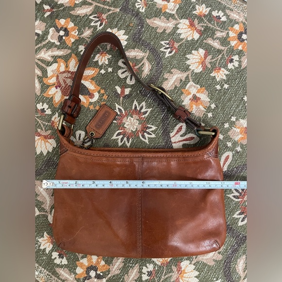 Vintage Coach Bag. In very good condition. Some scratches very clean inside!! - Picture 7 of 8